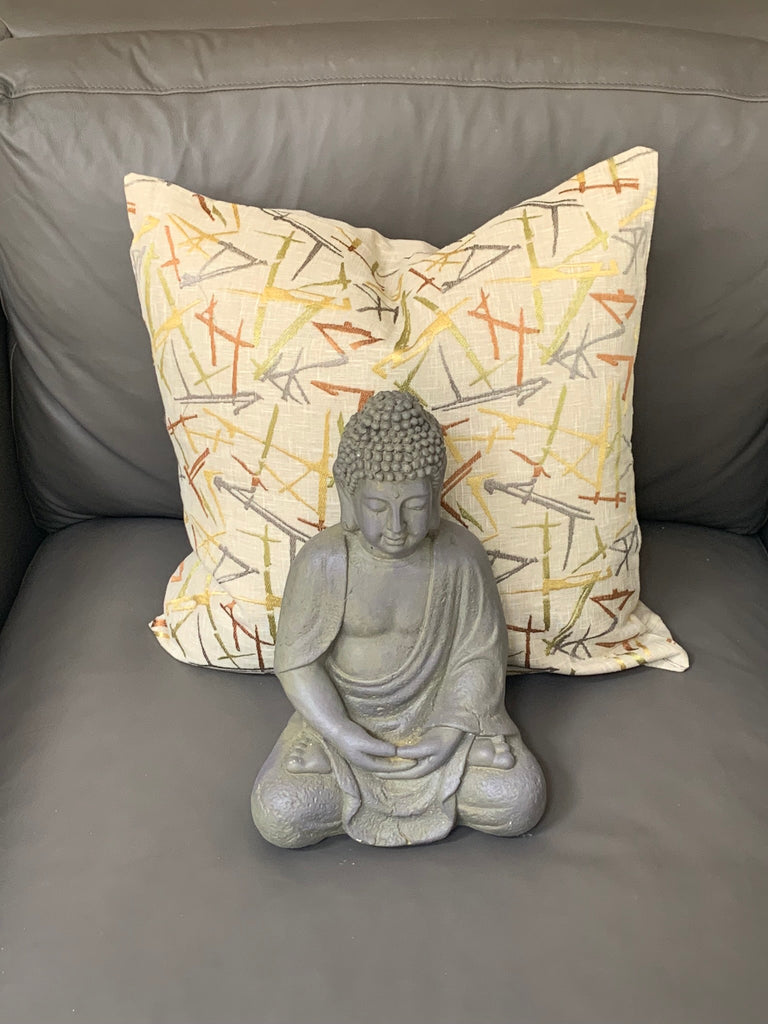 https://purehome.life/cdn/shop/files/Rafiki_-_Chair_with_statue_1024x1024.JPG?v=1615931316